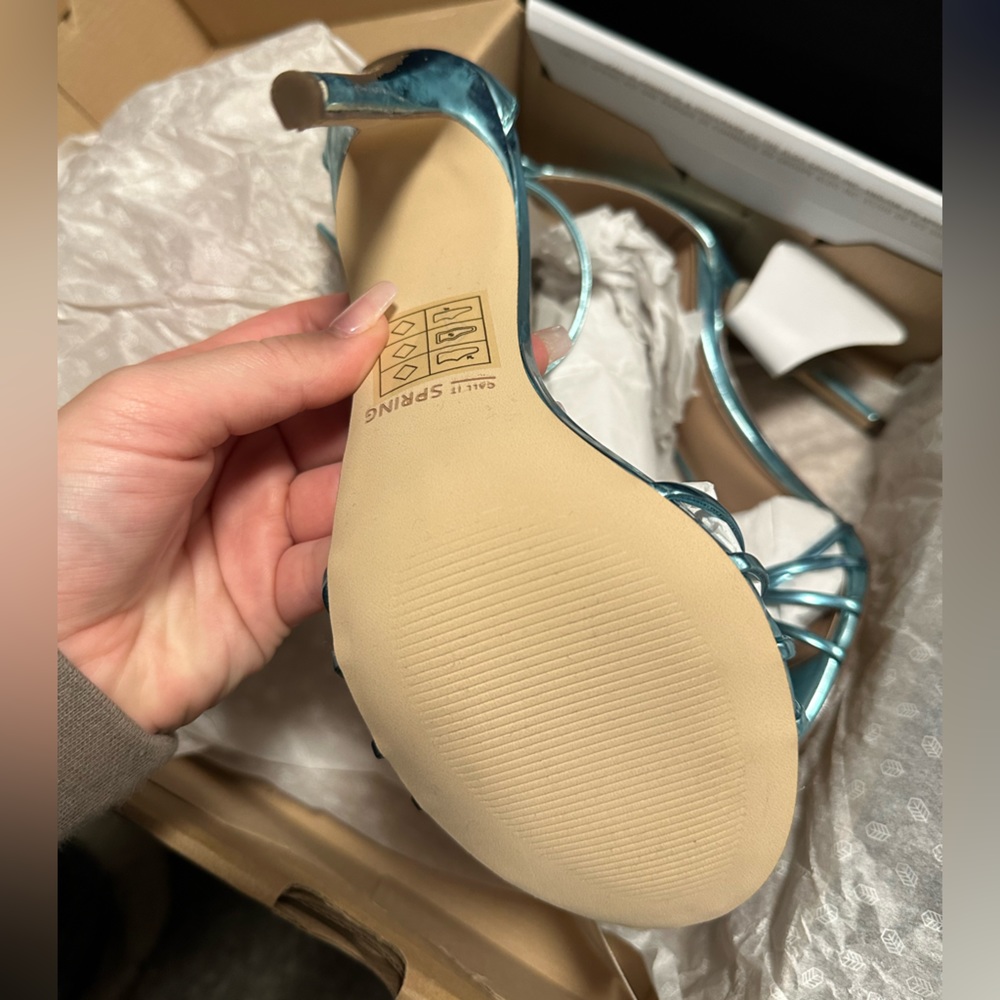 Call it Spring heels - Picture 3 of 4